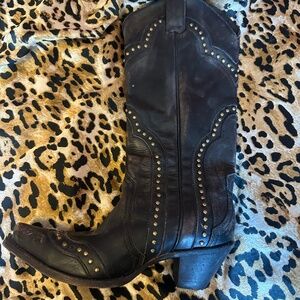 idyllwind distressed black leather boot with brass studs 7.5